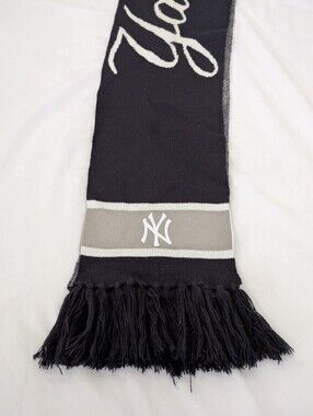 NY Yankees Embroidered Logo Official Stadium 47 Brand Navy White Tasseled Scarf